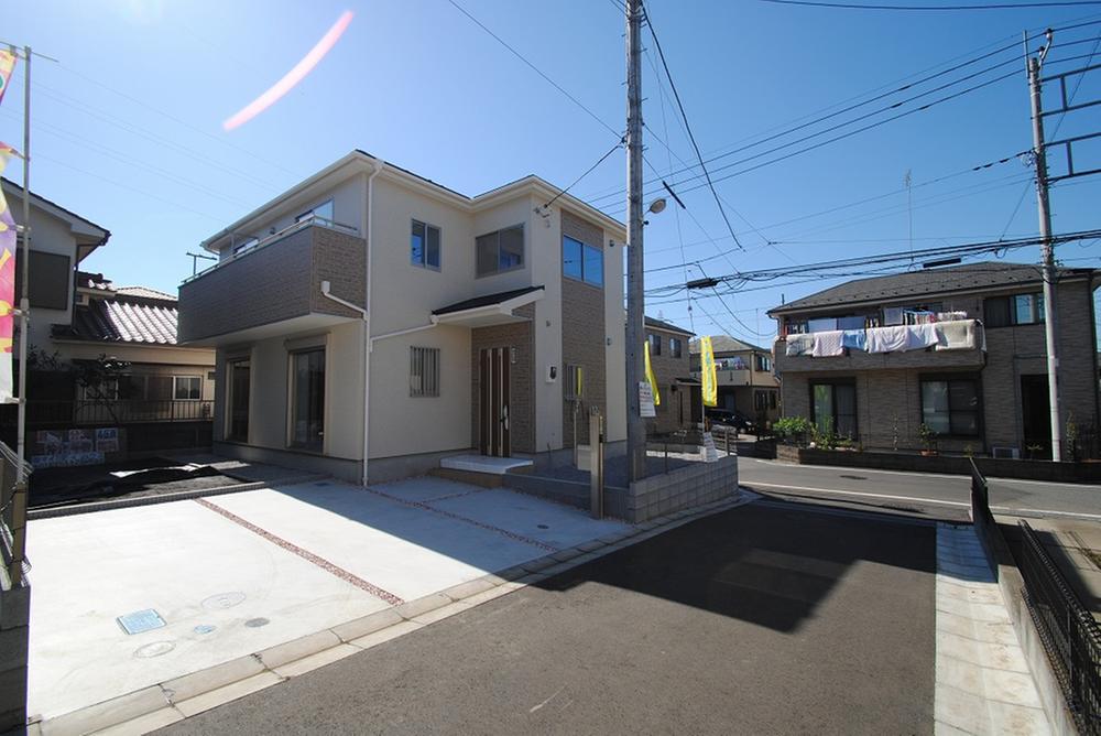 Local photos, including front road. Local (September 2013) Shooting