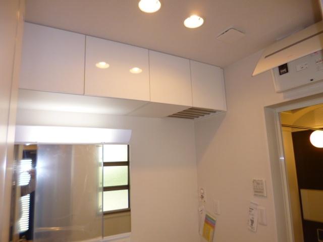 Wash basin, toilet. Washbasin upper receiving