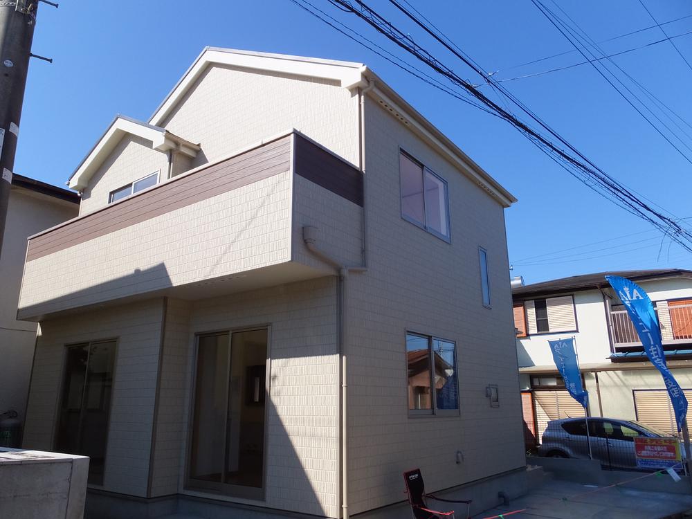 Local appearance photo. Local (10 May 2013) Shooting