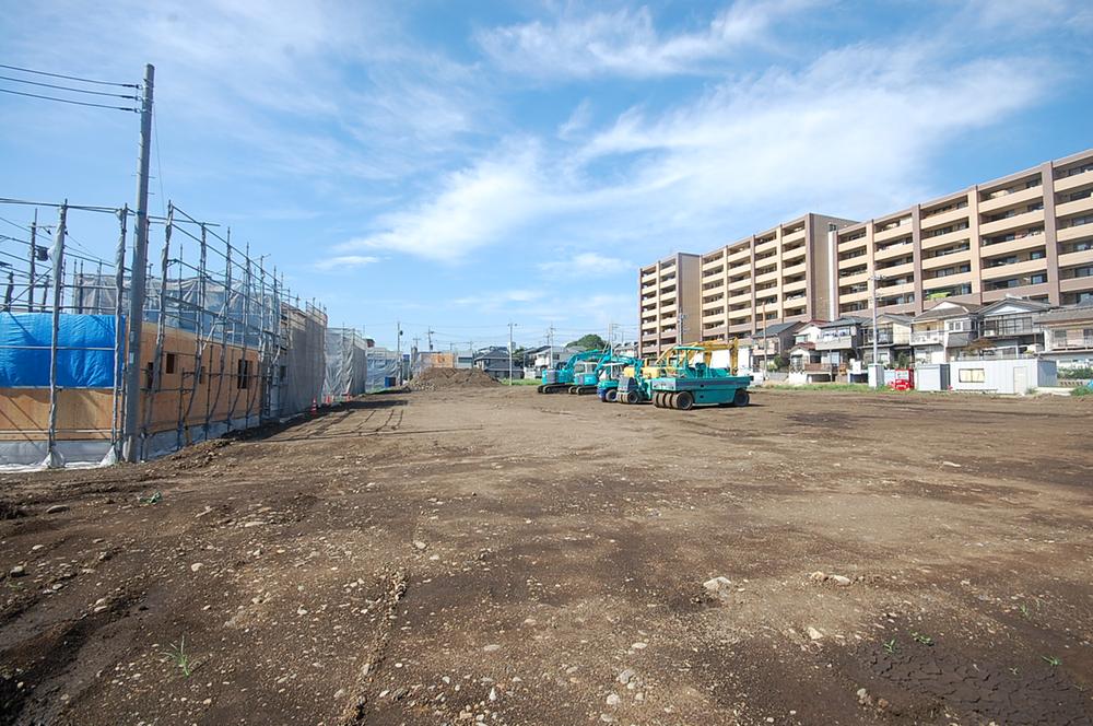 2013 September shooting construction starts. Streets to build and everyone. 2013 September shooting