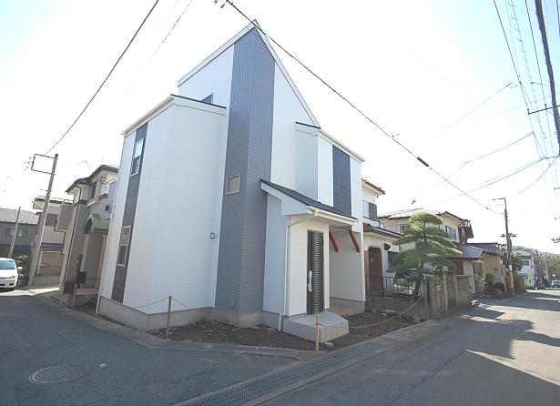 Local appearance photo. Local (10 May 2013) Shooting