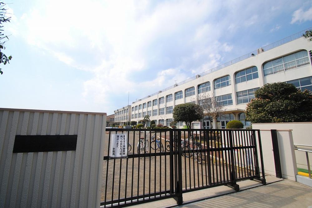 Primary school. Sayama until elementary school 650m