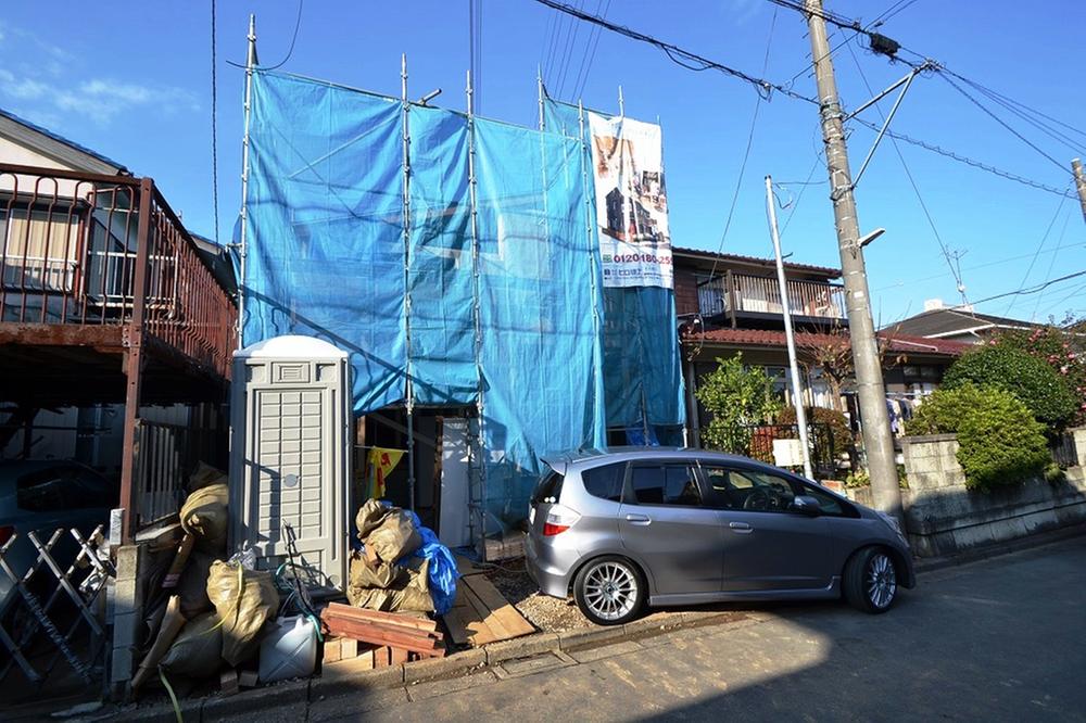 Local appearance photo. Local (11 May 2013) Shooting