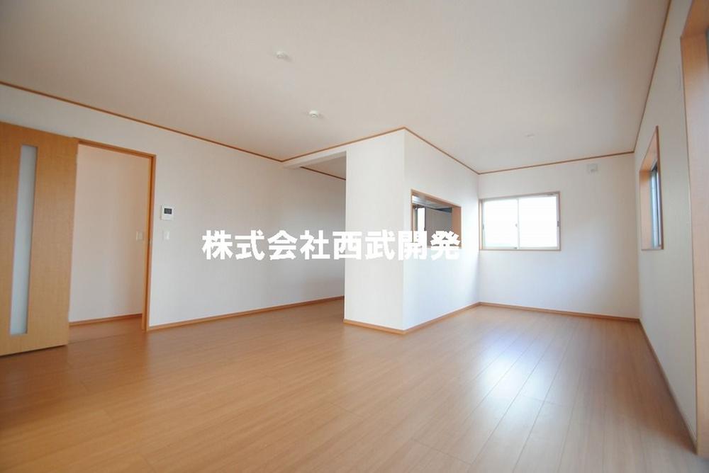 Living. 4 Building room (September 2013) Shooting