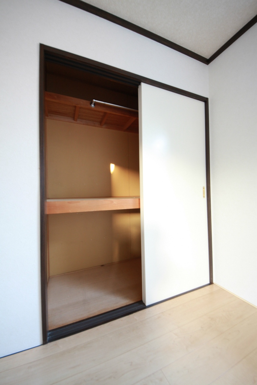 Receipt. ※ It is a photograph of another in Room