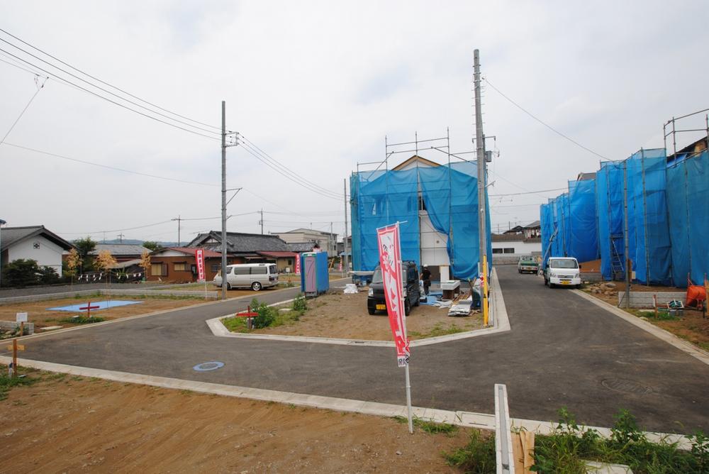 Local photos, including front road. Local (June 2013) Shooting