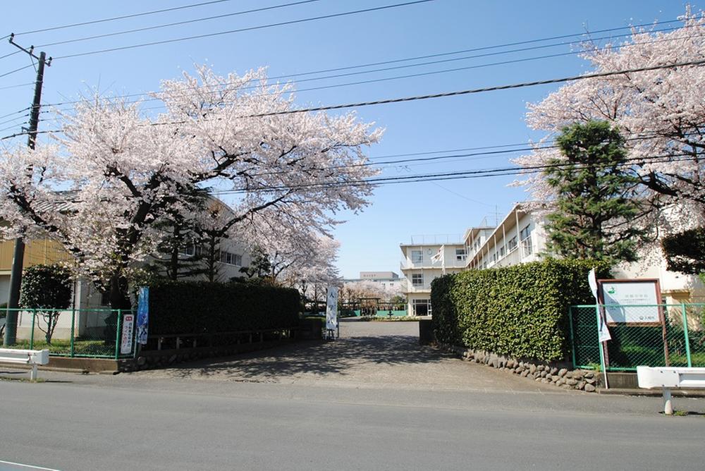 Junior high school. 2400m to Musashi Junior High School