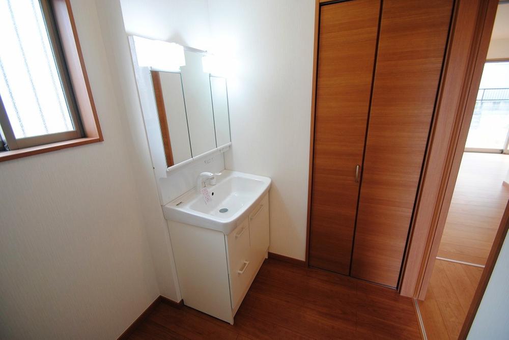 Same specifications photos (Other introspection)