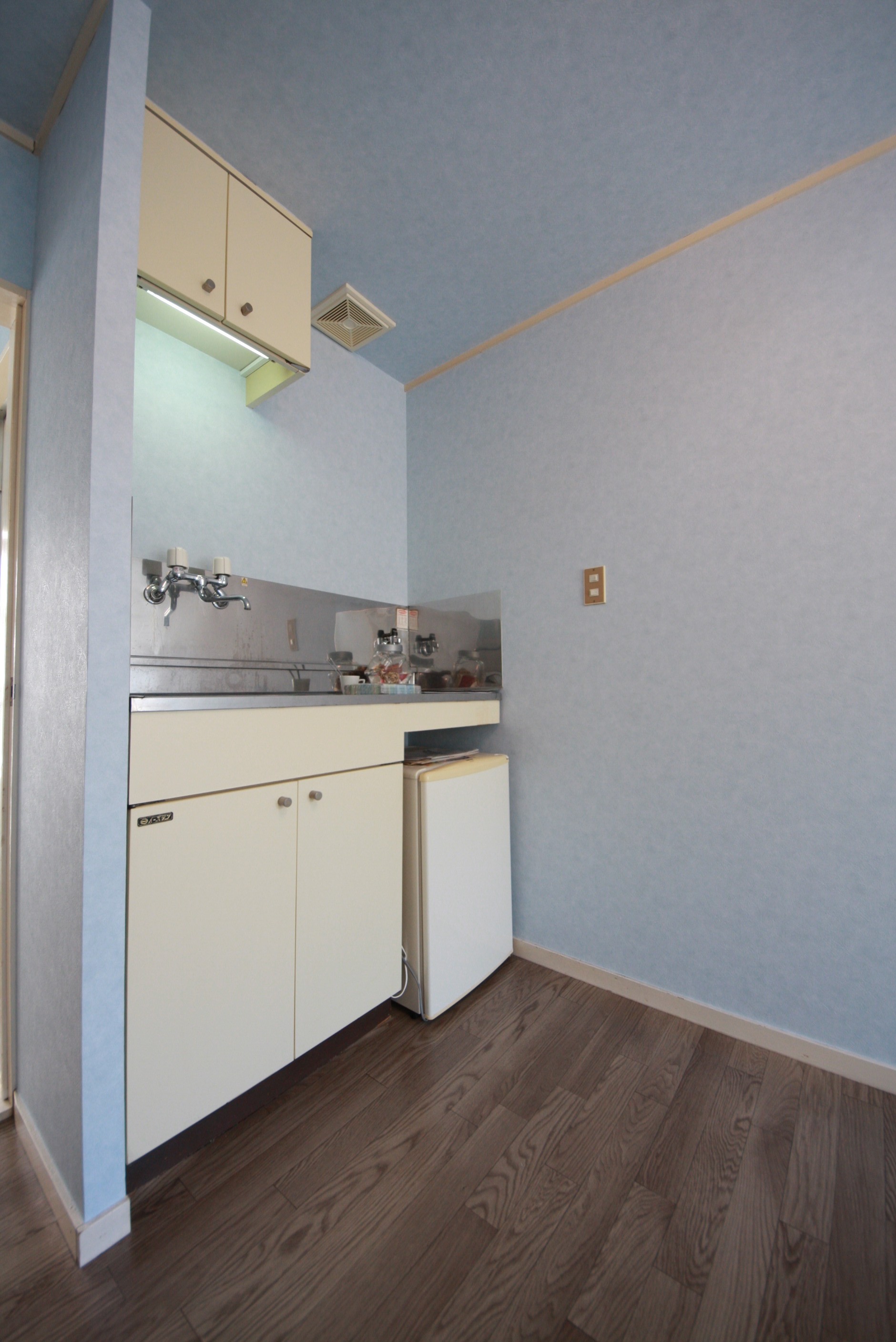 Kitchen. ※ It is a photograph of another in Room