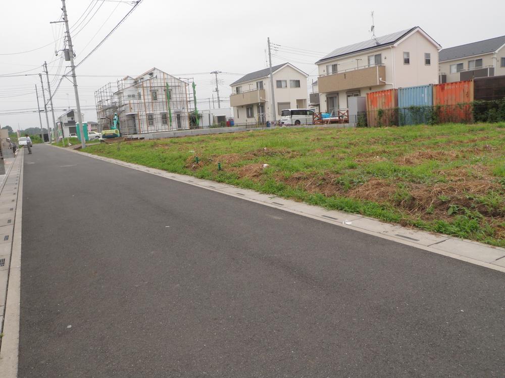 Local photos, including front road. Local (March 2013) Shooting