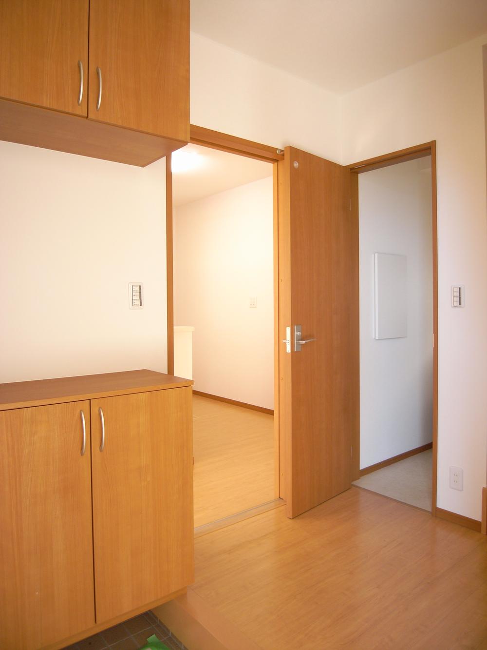 Other introspection. Indoor (September 2013) Shooting