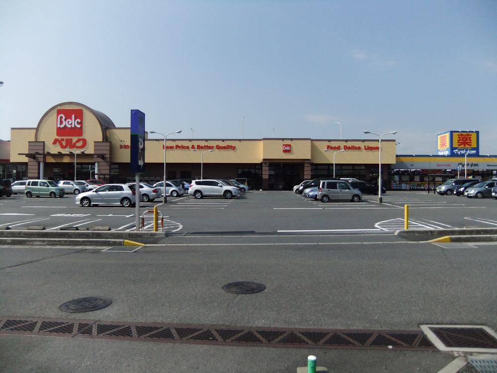 Other. Super Berg about 500m, Walk about 7 minutes. 9:00 am ~ Late at night until 12 o'clock. You can also shop without worrying about the time in your way home from work. Your medication because some Dorakkusutoa on site, It is convenient to buy together, such as household goods. 