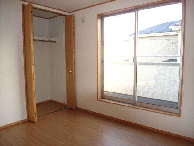 Non-living room. Local (24 December) shooting