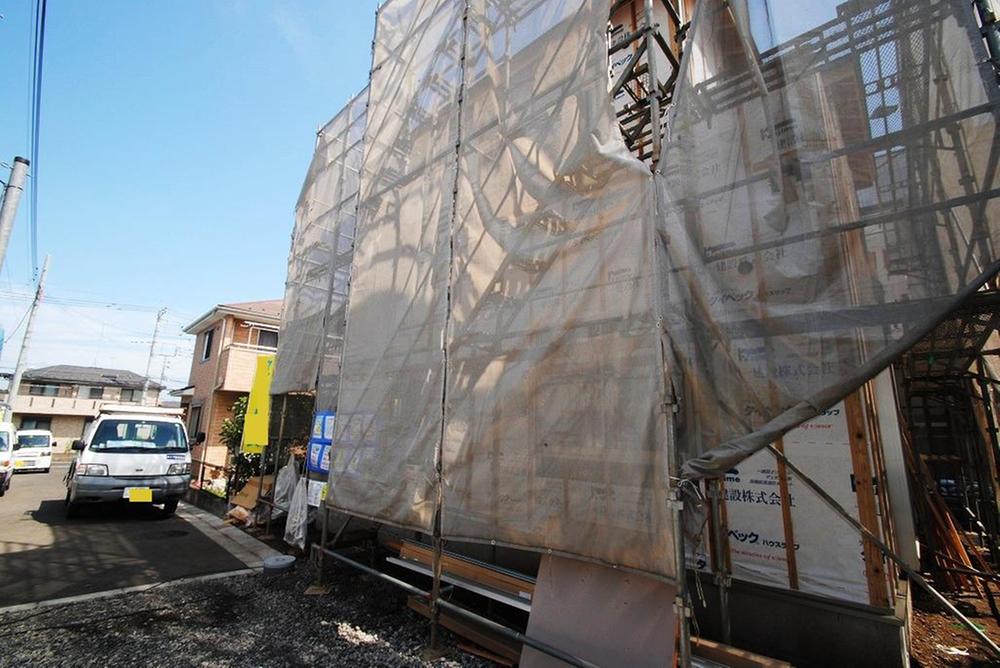 Local photos, including front road. Local (July 2013) Shooting