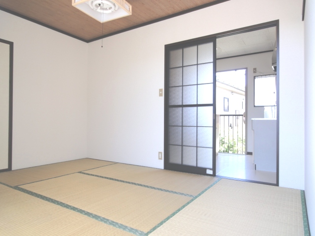 Living and room. Inverted floor plan by Room No. (202, Room is a Western-style)