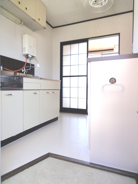 Entrance. Inverted floor plan by Room No.