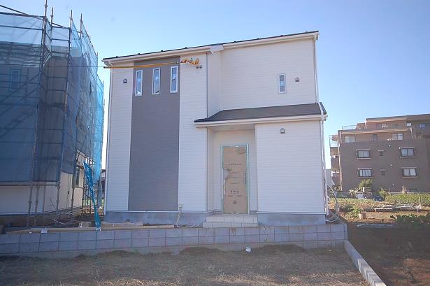 Local appearance photo. Local (11 May 2013) Shooting