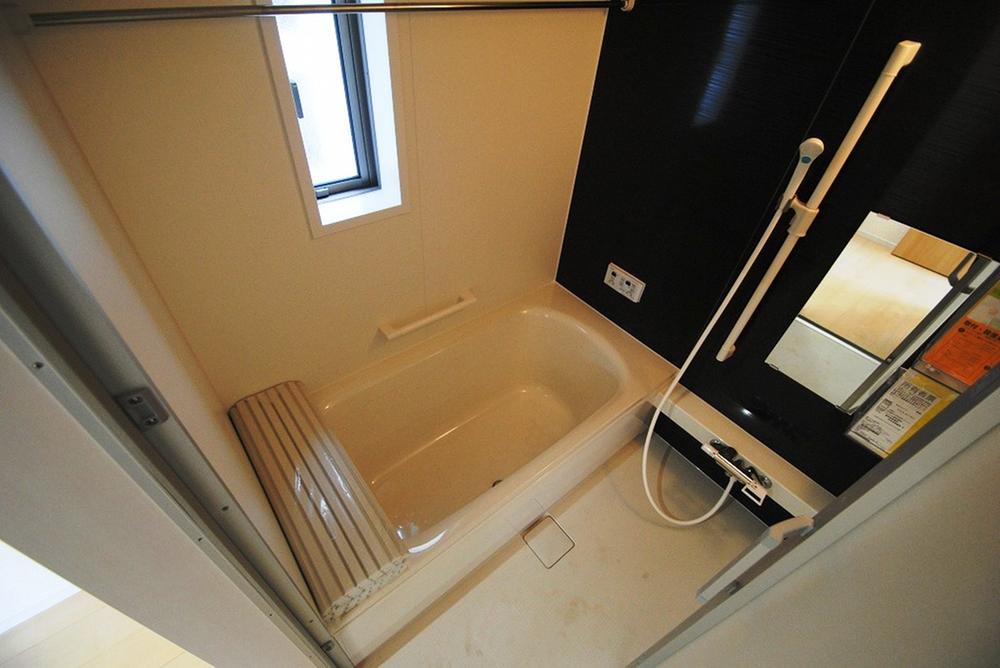 Bathroom. 2 Building site (December 2013) Shooting