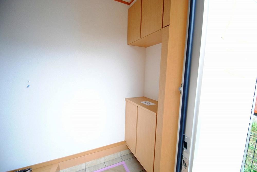 Entrance. Local (10 May 2013) Shooting