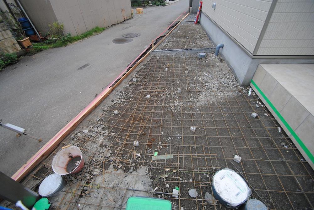 Parking lot. Local (10 May 2013) Shooting