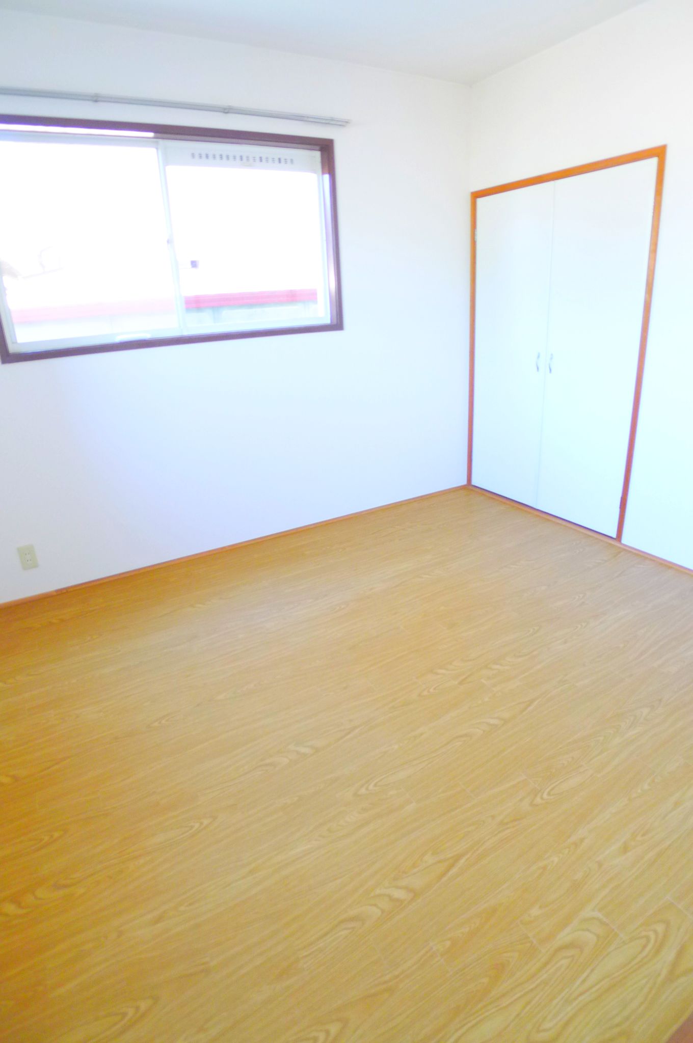 Living and room. Two-sided lighting