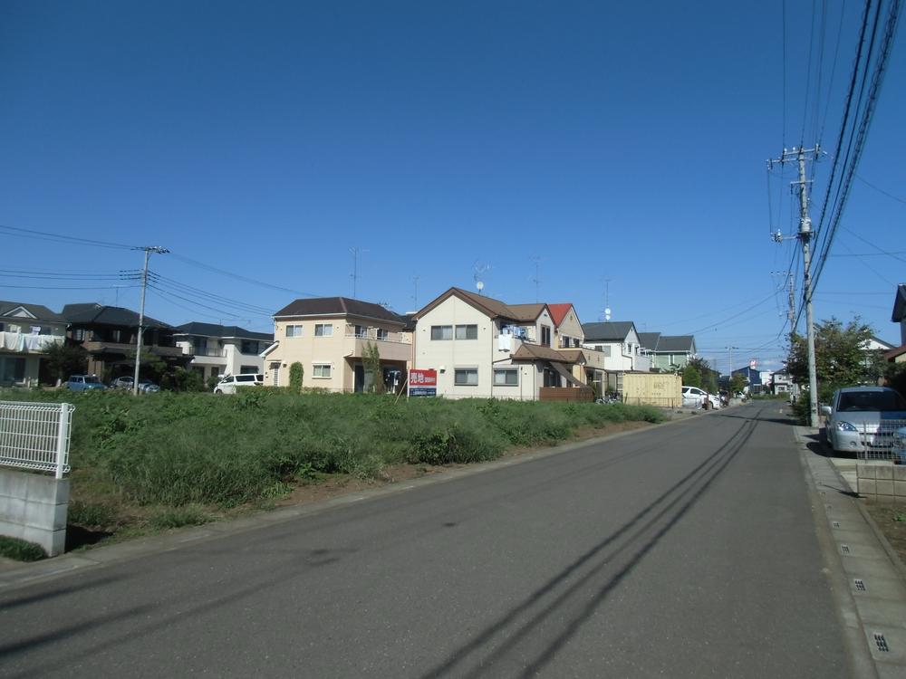 Local photos, including front road. Local (10 May 2013) Shooting