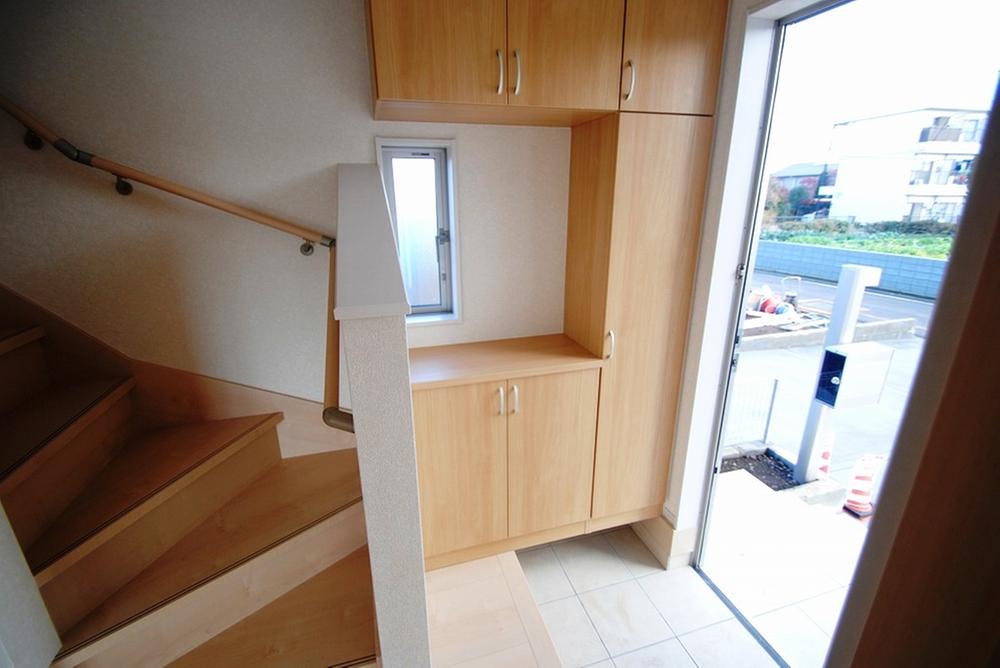 Entrance. 1 Building site (December 2013) Shooting