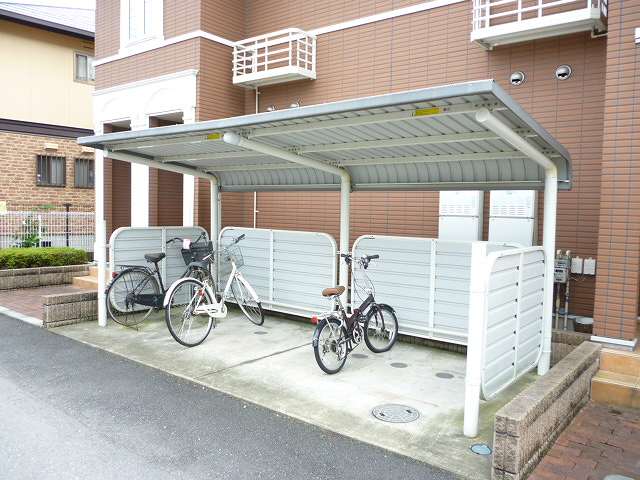 Other. 0m to bicycle parking lot (Other)