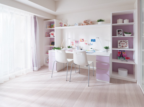 Interior.  [Western style room] Bright proposed a colorful interior. And watch the growth of healthy children.