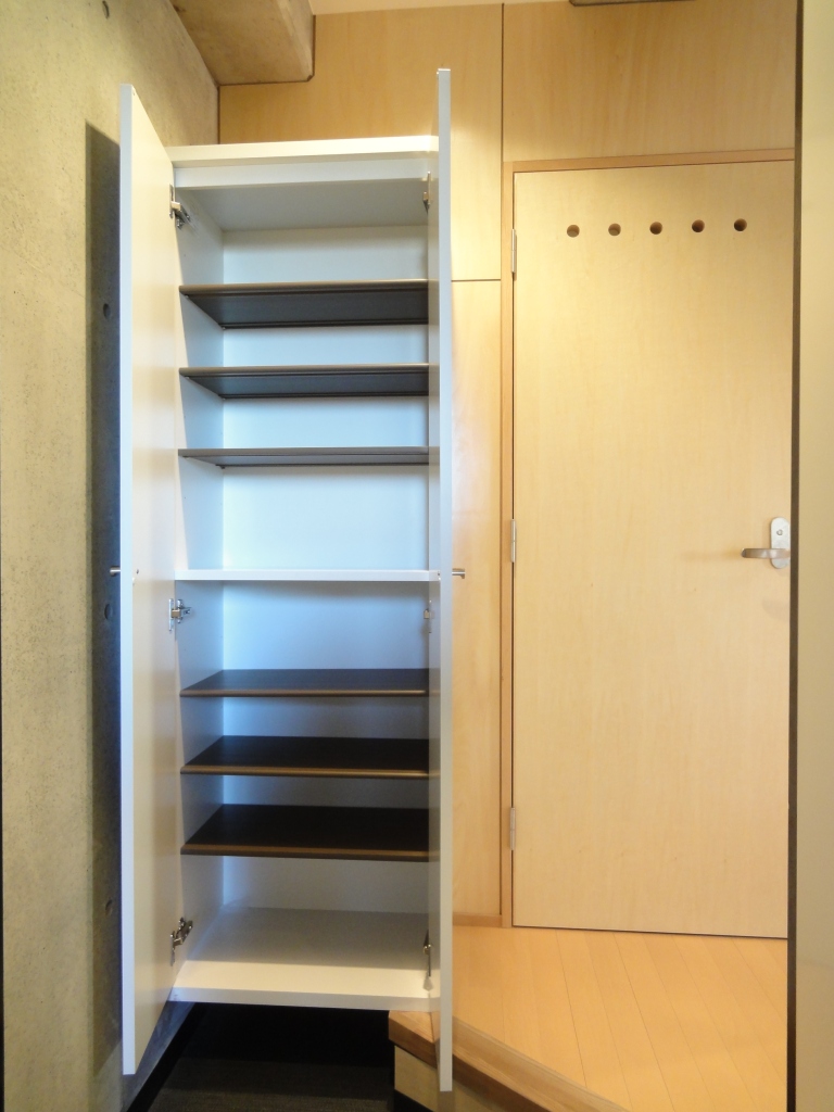 Entrance.  ※ New construction is a picture of the time