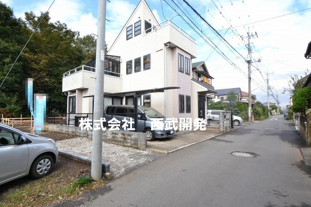 Local photos, including front road. Local (10 May 2013) Shooting