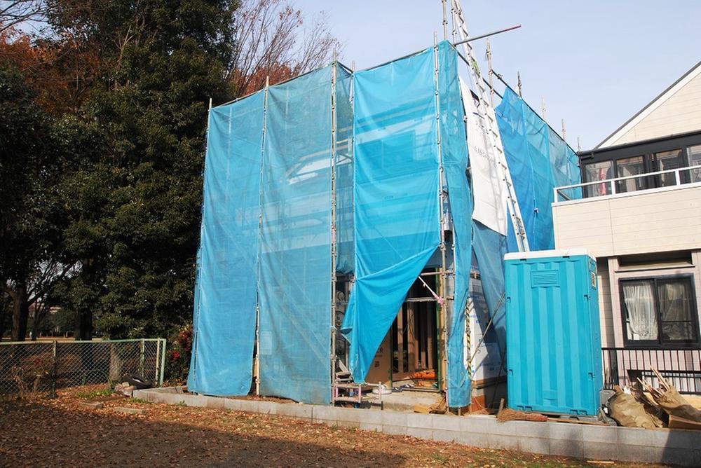 Local appearance photo. Local (12 May 2013) Shooting