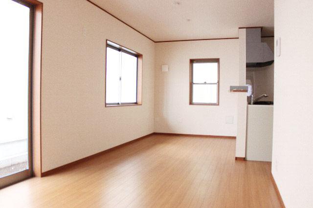 Living. Local (11 May 2013) Shooting