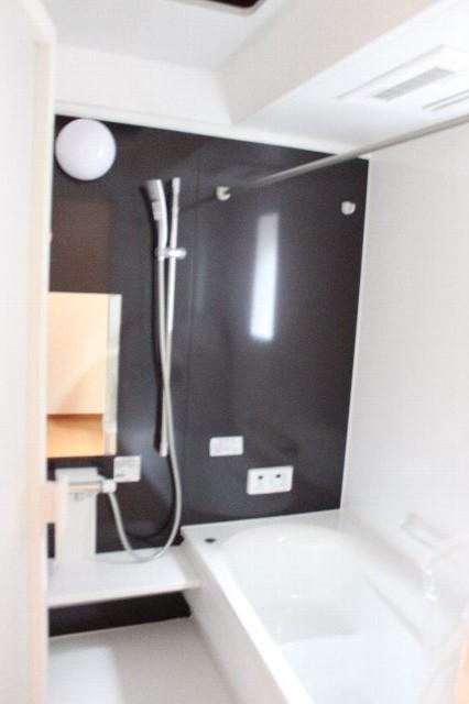 Bathroom. Local (11 May 2013) Shooting