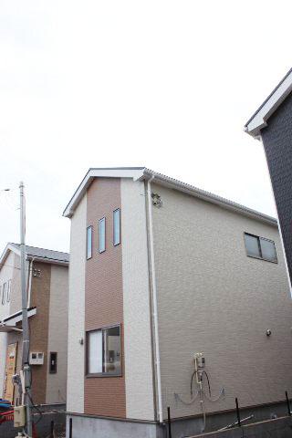 Local appearance photo. Local (11 May 2013) Shooting