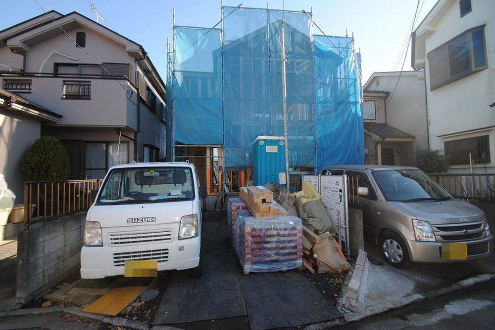 Local appearance photo. Local (11 May 2013) Shooting