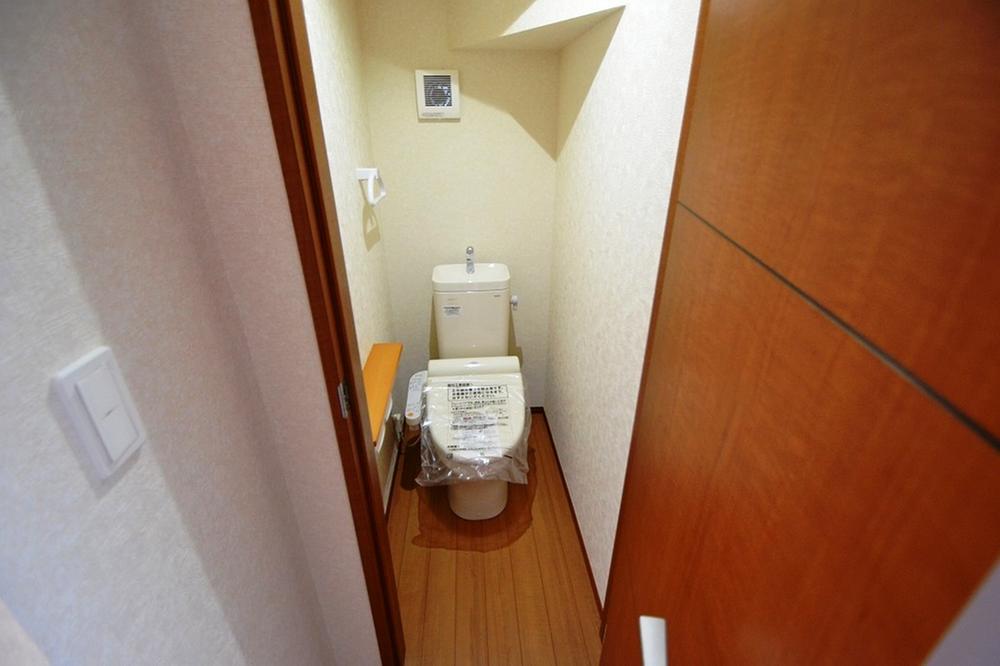 Toilet. 1 Building room (November 2013) Shooting