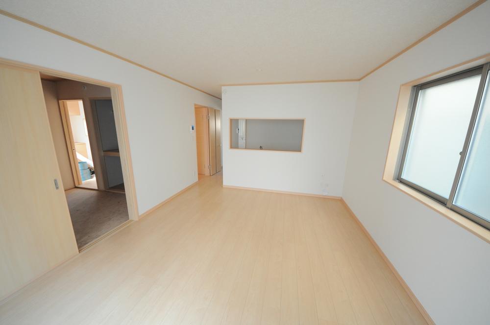 Same specifications photos (living). Same specifications