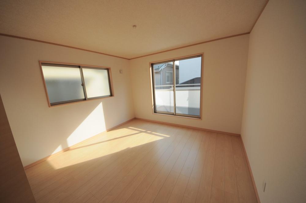 Same specifications photos (Other introspection). Same specifications