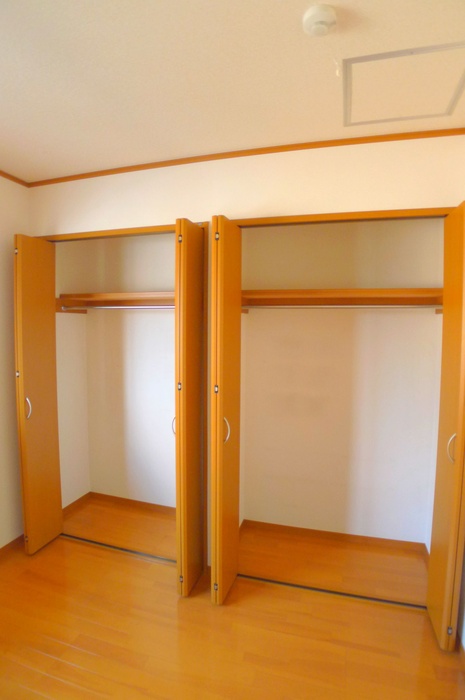 Receipt. Storage spacious