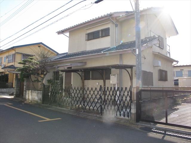 Local photos, including front road. Local (2026 01 May) shooting