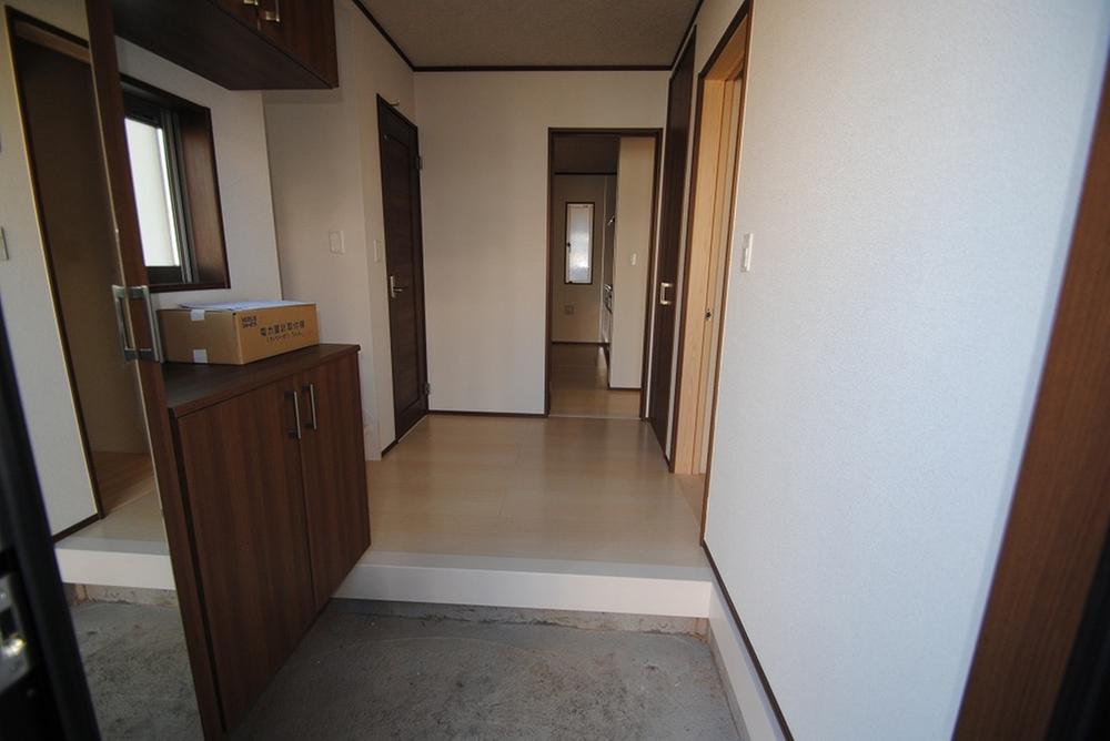 Entrance. 1 Building site (November 2013) Shooting