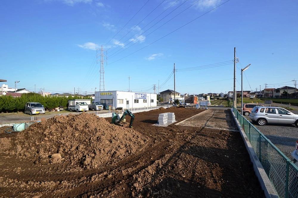 Local appearance photo. Local (11 May 2013) Shooting