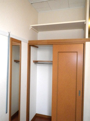 Receipt. Clothes storage also clean, large closet!