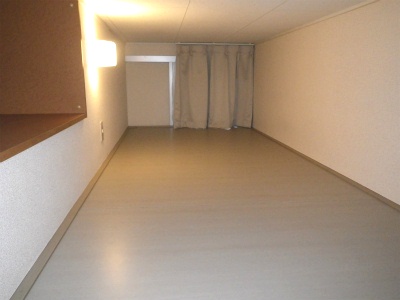 Other room space. The room is another one there like a spacious loft!