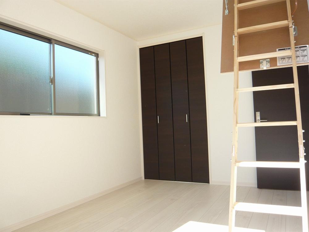 Same specifications photos (Other introspection). Same specifications