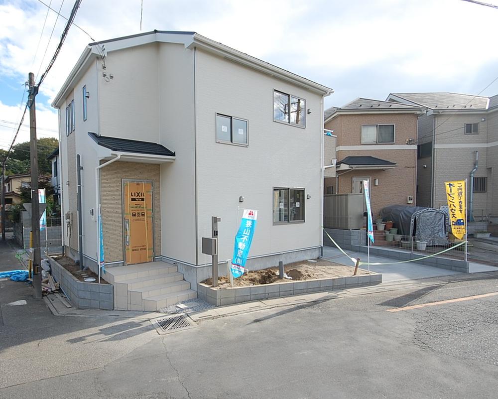 Local appearance photo. Local (11 May 2013) Shooting