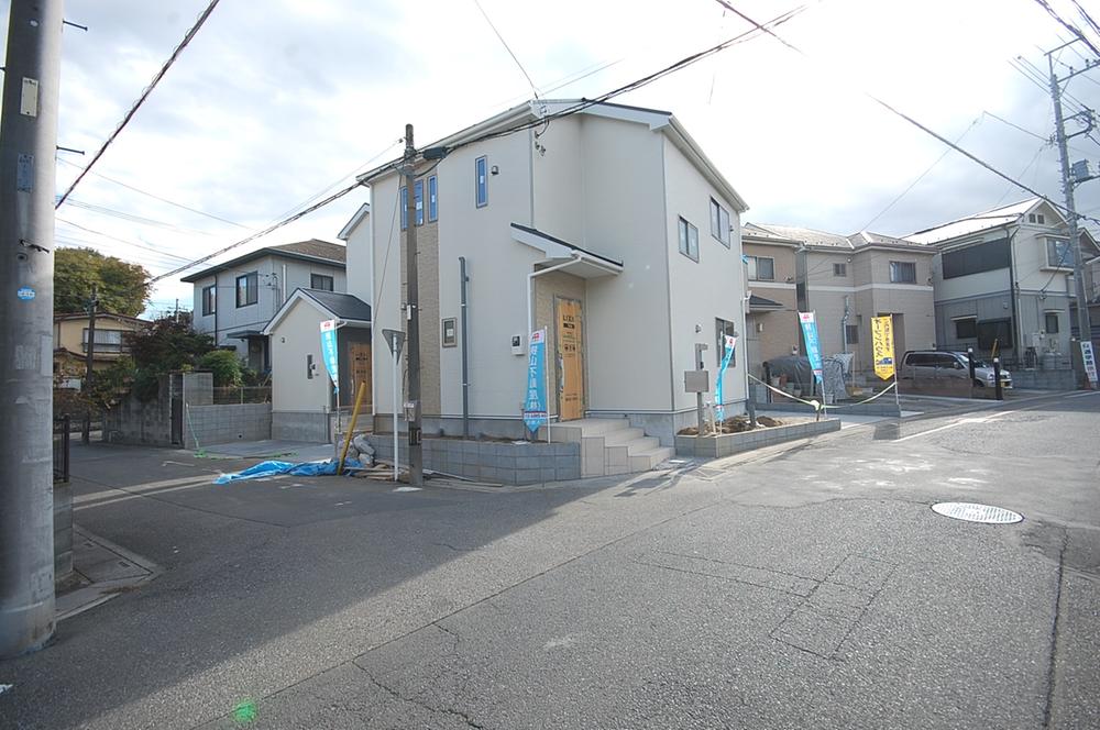 Local appearance photo. Local (11 May 2013) Shooting