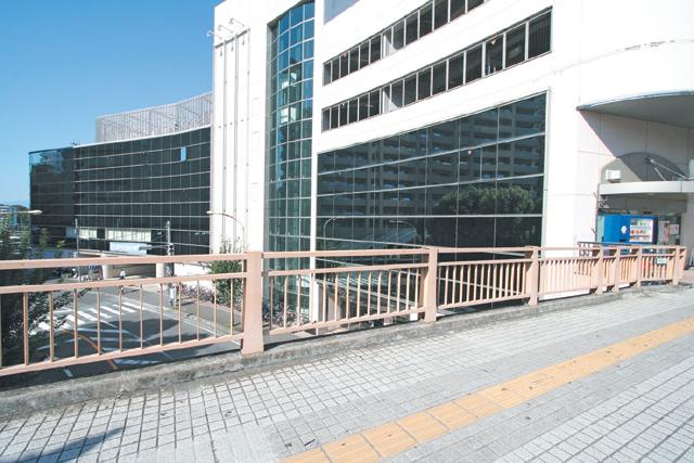 Shopping centre. Seibu Iruma Pepe ・ Inageya ina21 700m to Seibu Iruma Pepe shop