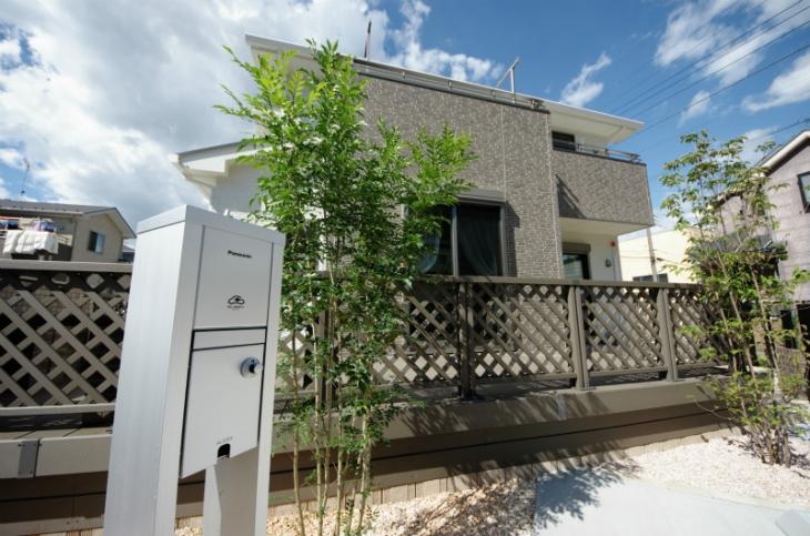 exhibition hall / Showroom. Vehicle charging for outdoor plug Model house